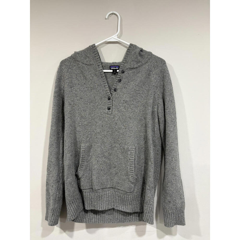 Patagonia hooded sweater womens size medium good condition